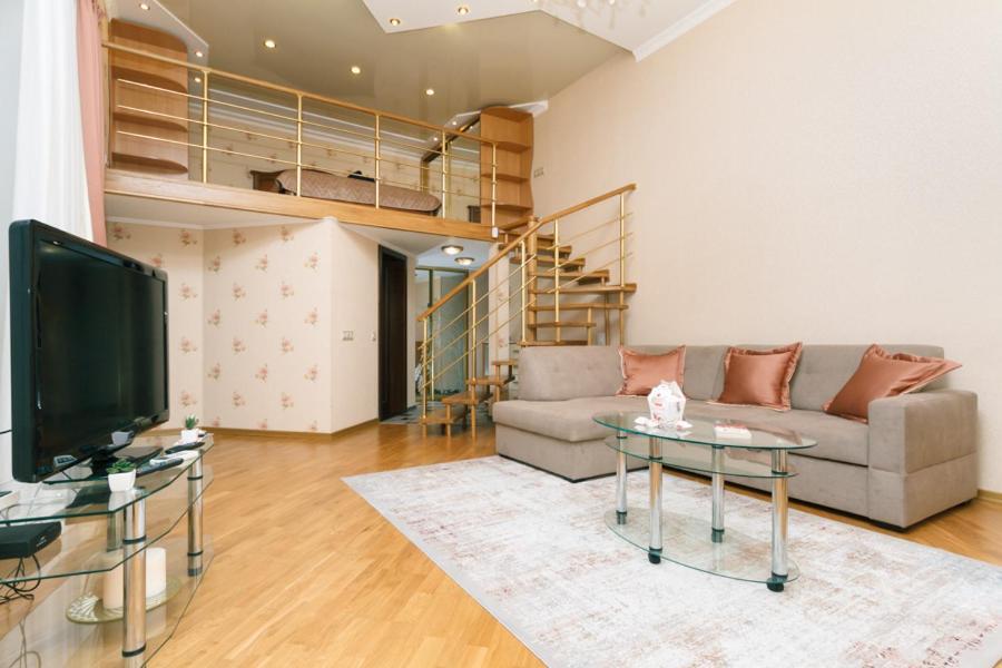 Stylish Two-Level Flat 2 Min From Khreschatyk 키예프 외부 사진