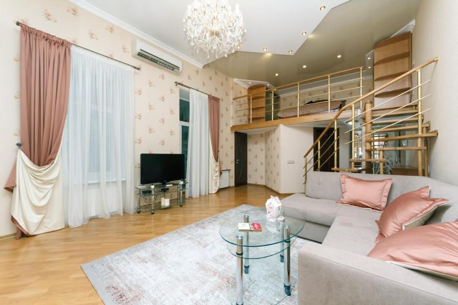 Stylish Two-Level Flat 2 Min From Khreschatyk 키예프 외부 사진