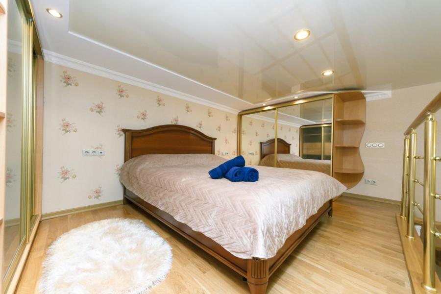 Stylish Two-Level Flat 2 Min From Khreschatyk 키예프 외부 사진