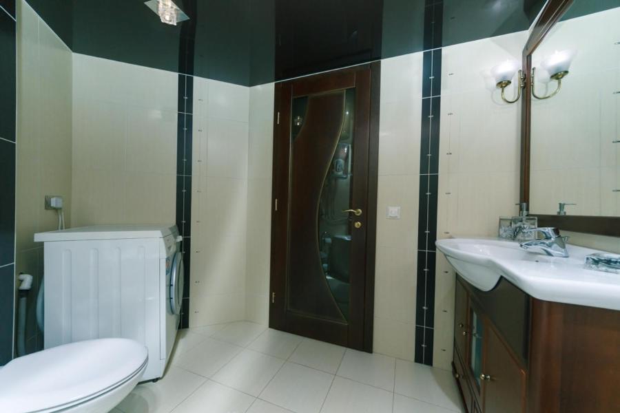 Stylish Two-Level Flat 2 Min From Khreschatyk 키예프 외부 사진