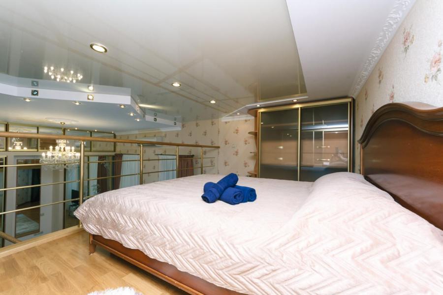 Stylish Two-Level Flat 2 Min From Khreschatyk 키예프 외부 사진