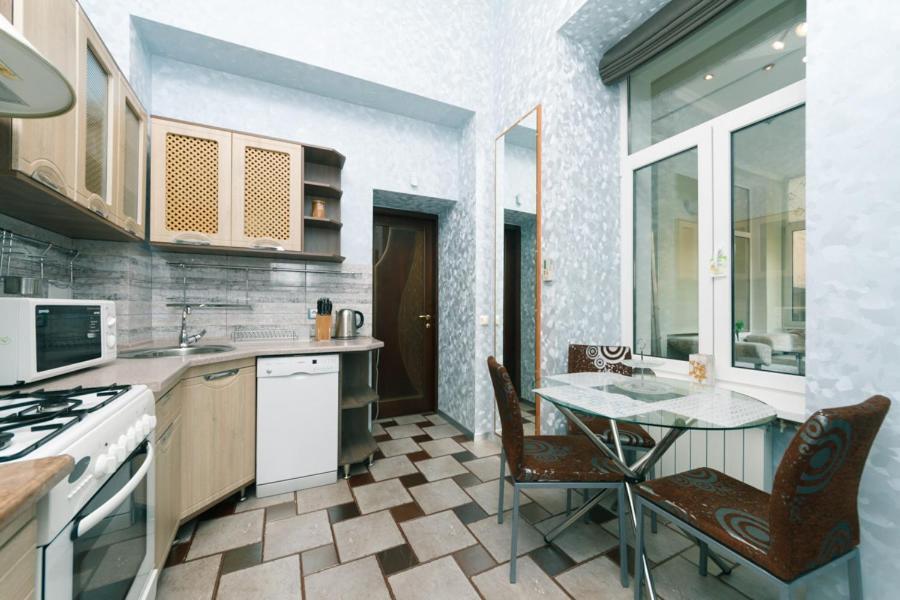 Stylish Two-Level Flat 2 Min From Khreschatyk 키예프 외부 사진