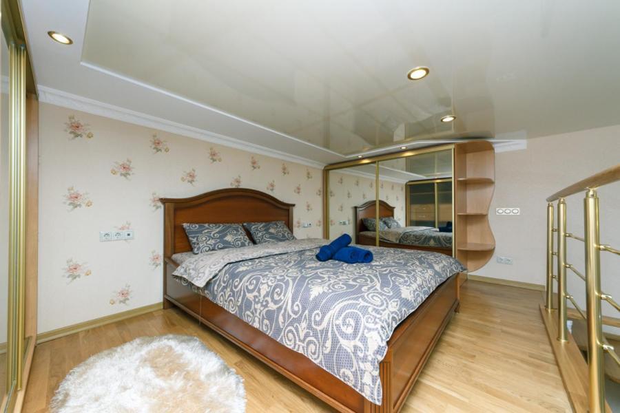 Stylish Two-Level Flat 2 Min From Khreschatyk 키예프 외부 사진